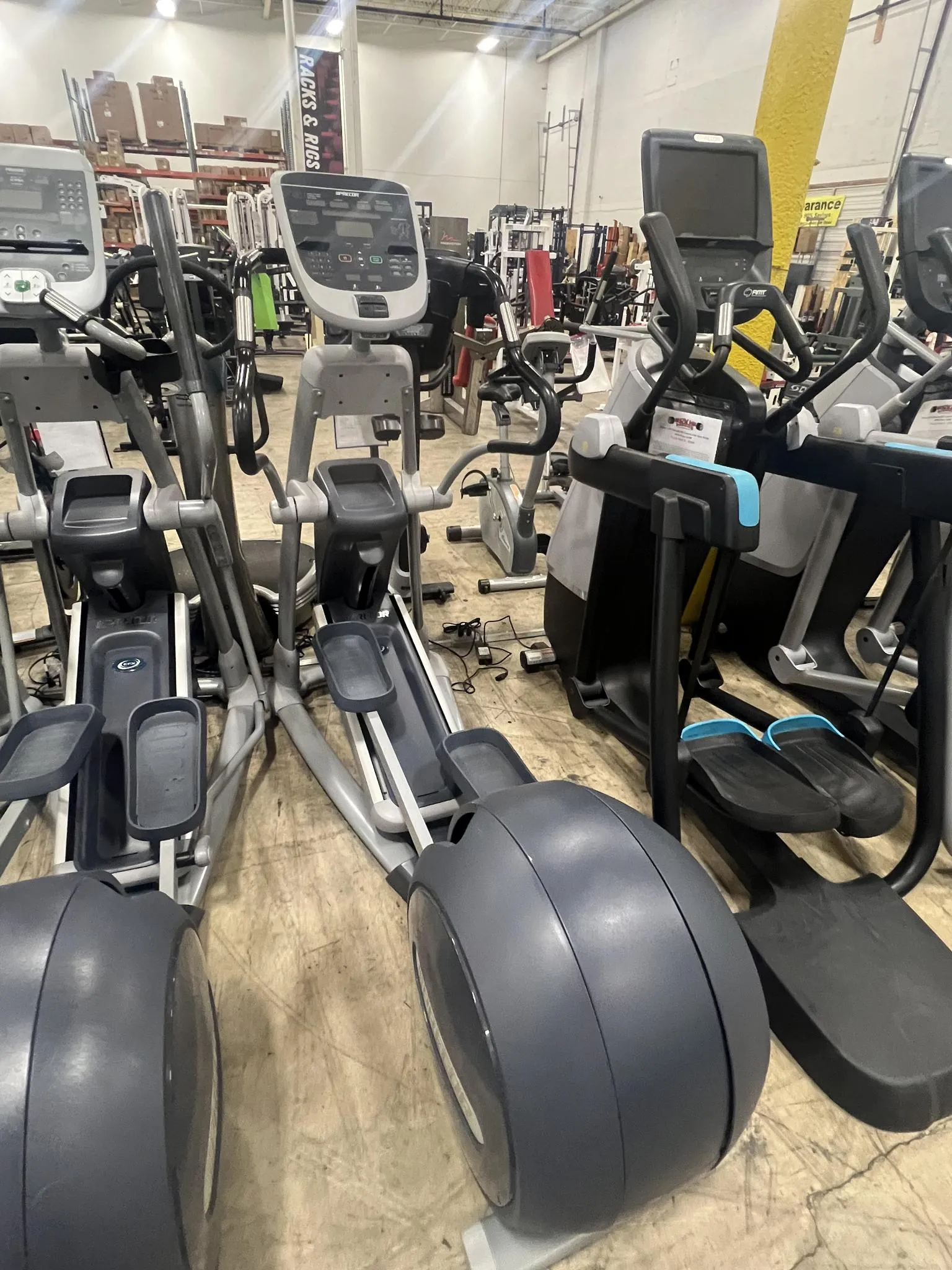 Precor EFX 833 Elliptical Crosstrainer w/ p30 Console-USED